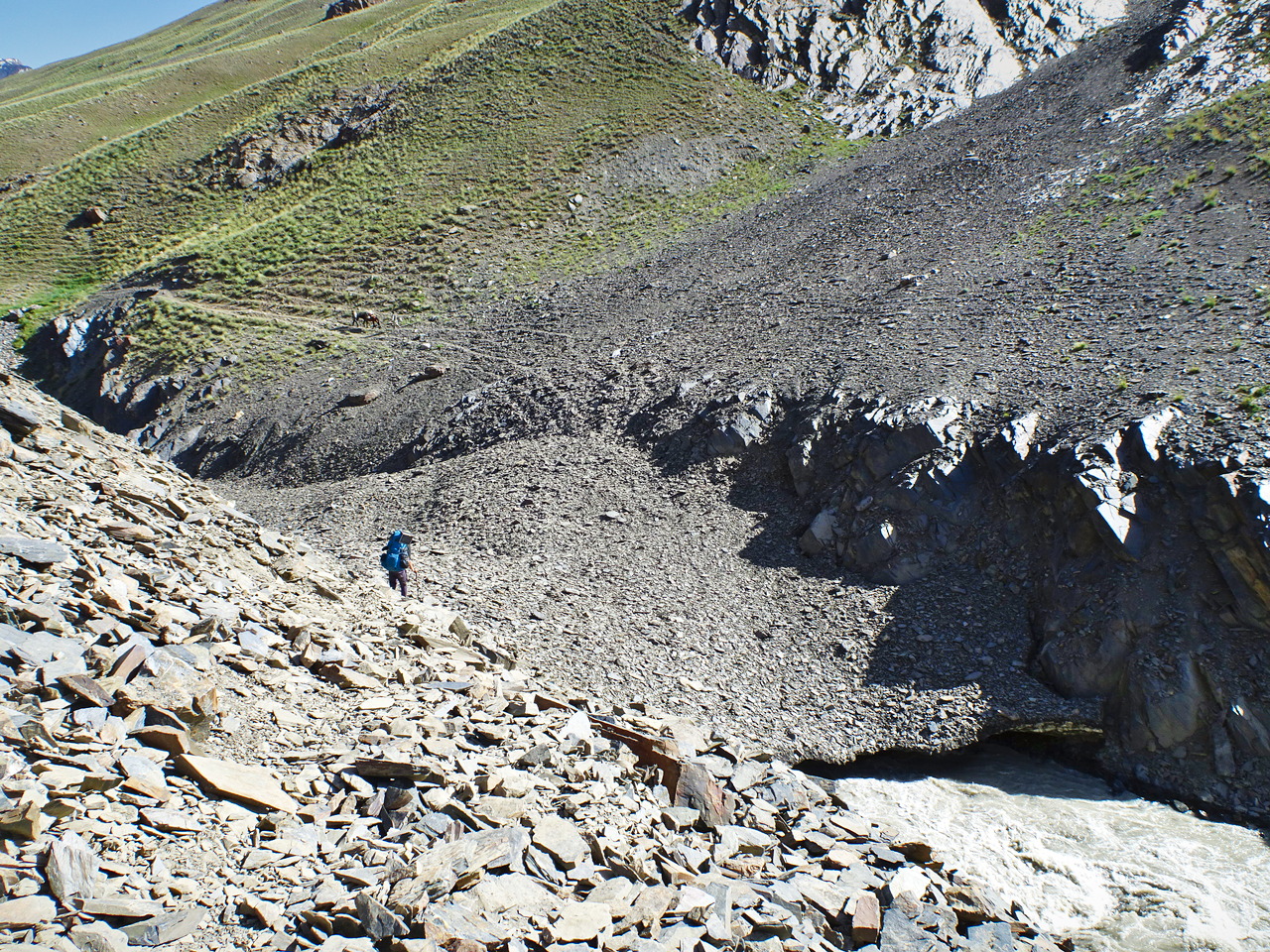 Approaching the hidden snow bridge