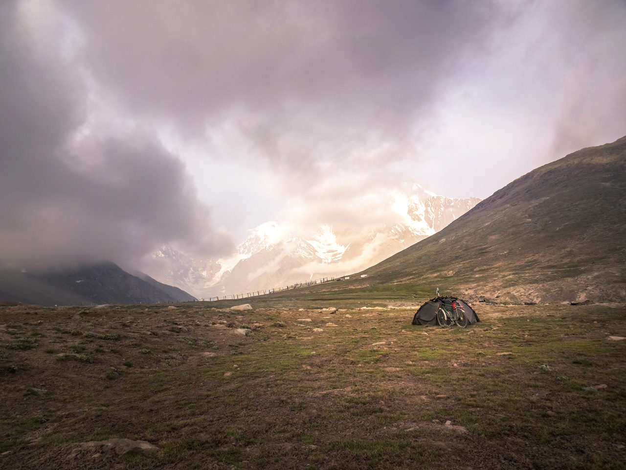 Spending the night on Kunzum La