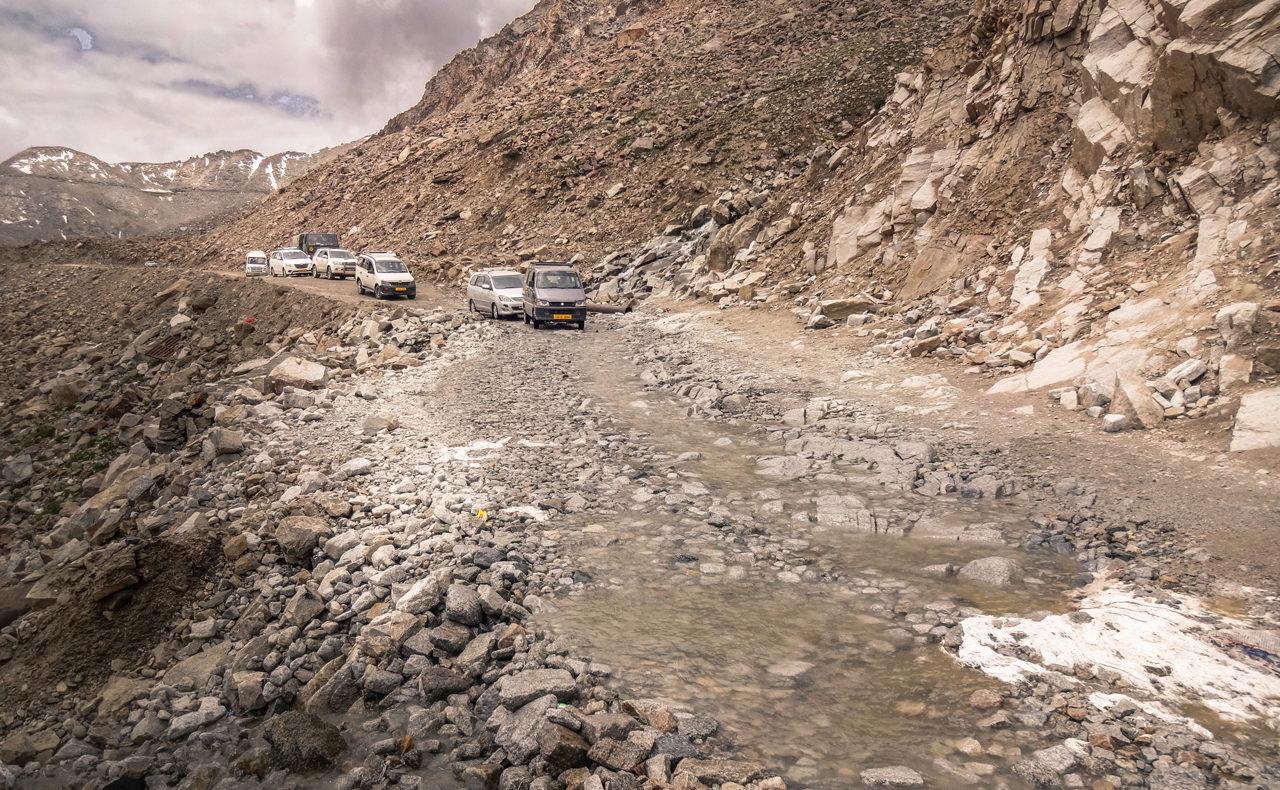 Road towards Khardung La