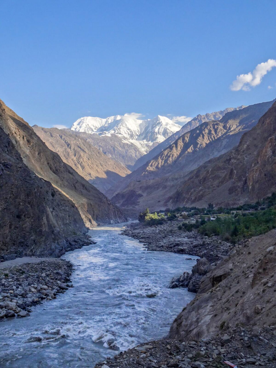 View back on the road towards Skardu