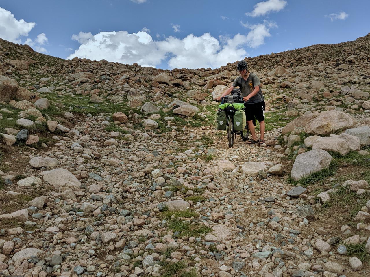 Steiniges Gelände in der Mongolei