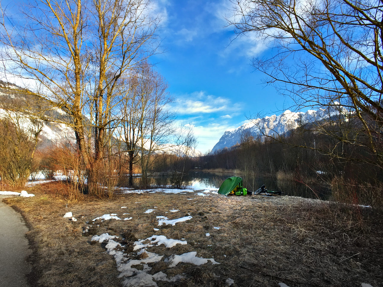 Spending the night in the tent Vela I Extreme from Exped