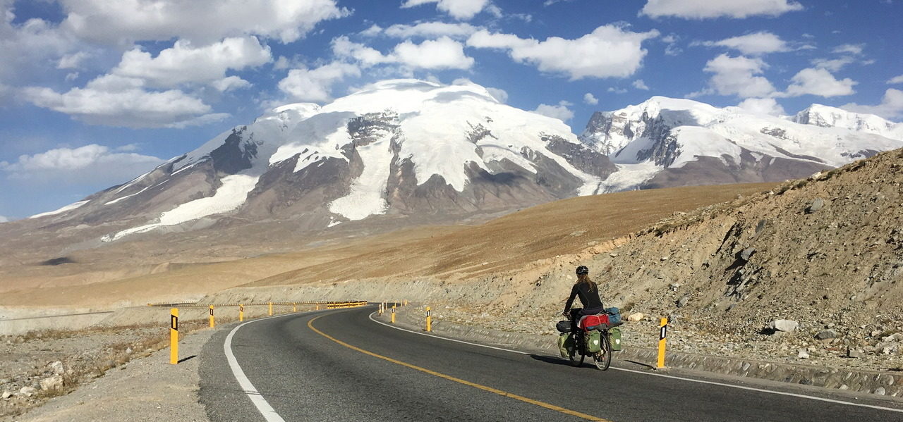 Aussicht auf den Muztagh Ata in Xinjiang