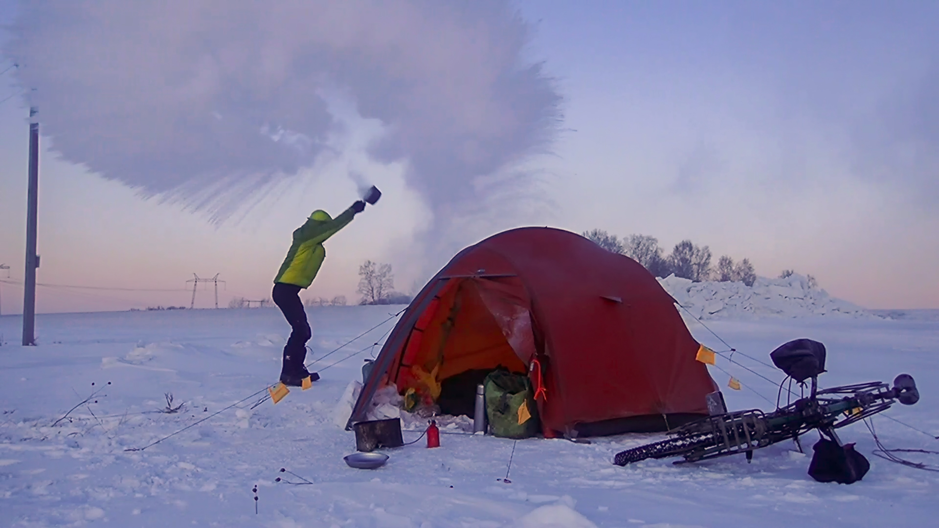 Throwing boiling water in the air at -40 degrees