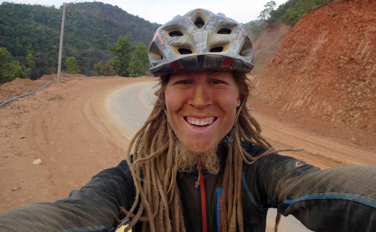 In Myanmar führte mich meine Route über schlechte und teilweise staubige Strassen durch den Chin-State.